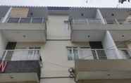 Luar Bangunan 3 OYO 3739 Vanone Home