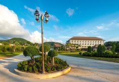 ภายนอกอาคาร 5 Swan Lake Hotel Sattahip