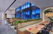 Bar, Cafe and Lounge 4 Neo Hotel Puri Indah by ASTON