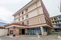 Bangunan Super OYO 3747 Comfort Residence