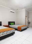 BEDROOM OYO 3761 Djayatama Guest House Syariah