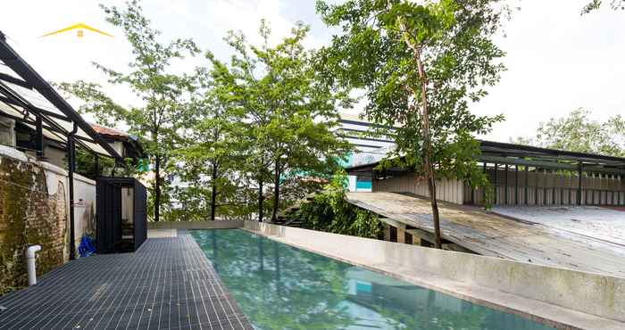 Swimming Pool Belakang Kong Heng by DreamScape 