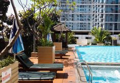 Kolam Renang 2 2BR Comfortable at Signature Park Tebet Apartment By Travelio