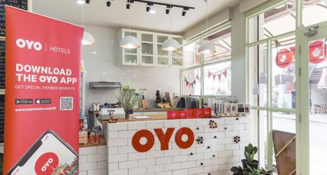 Lobby 2 Green Light Cafe& Bed Hostel