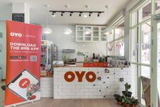 Bar, Cafe and Lounge Green Light Cafe& Bed Hostel