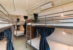 Bedroom 5 Green Light Cafe& Bed Hostel