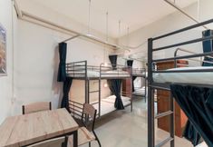 Bedroom 2 Green Light Cafe& Bed Hostel