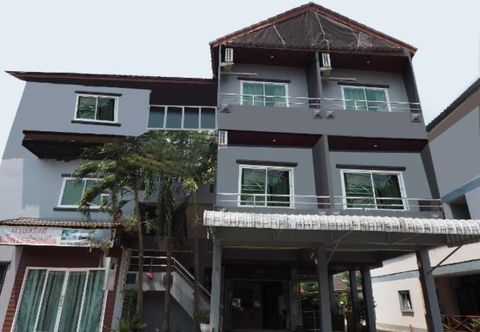 Bên ngoài Bannsawasdee