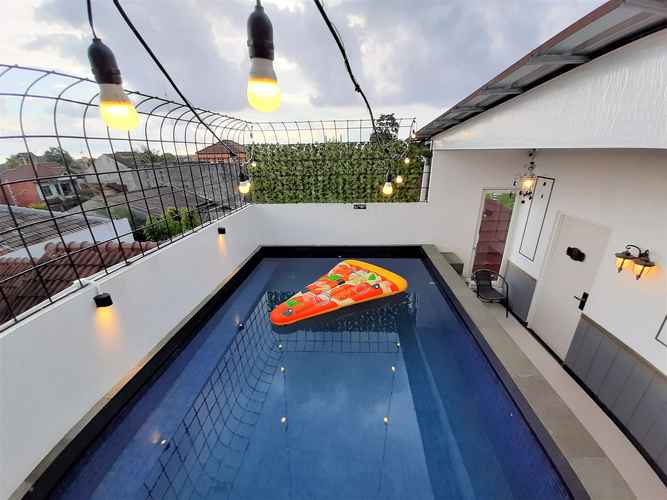 SWIMMING_POOL Premier Exclusive Guest House 