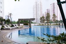 Swimming Pool 2BR Modern at The Wave Epicentrum Apartment near Kuningan By Travelio