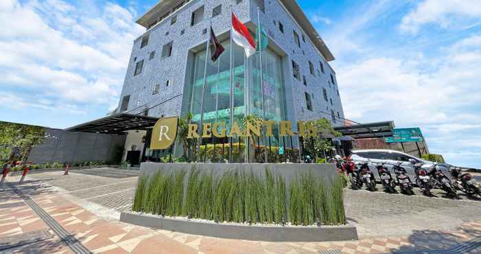 Exterior Regantris Hotel Surabaya