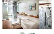 Phòng tắm bên trong 6 Conifer Tourist - Oceanami Villas & Beach Club Long Hai