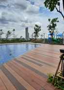 SWIMMING_POOL Apartment Emerald Bintaro by Selvy