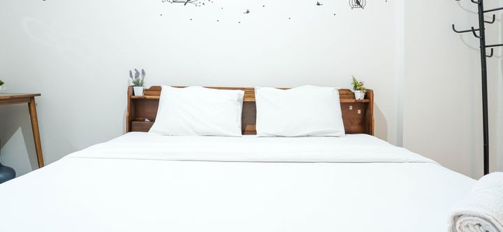 Lobi 2 Studio Apartment at Green Park View By Travelio