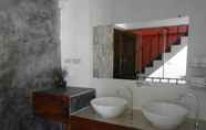 Toilet Kamar 3 The Living Place
