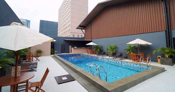 Swimming Pool Sentral Cawang Hotel