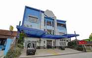 Luar Bangunan 3 SUPER OYO 90324 Si Jalak Guest House