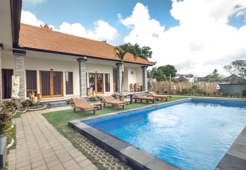 Swimming Pool Geranyam Guest House