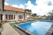 Swimming Pool Geranyam Guest House