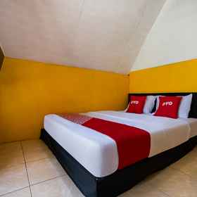 Bedroom1OYO 3772 Cigadog Residence,Menak Jinggo飯店