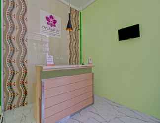 Lobby 2 Super OYO 3774 Orchid 37 Syariah Guest House