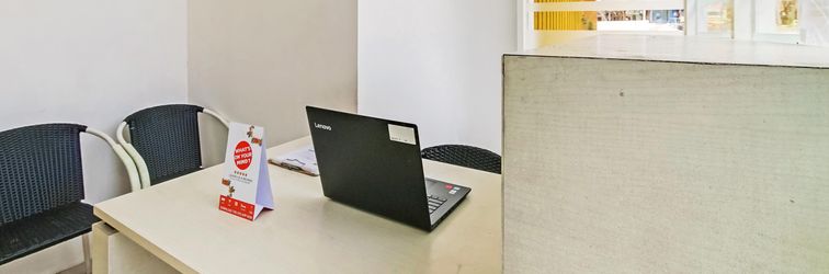 Lobby OYO 3495 Menjangan Residence at De Priok