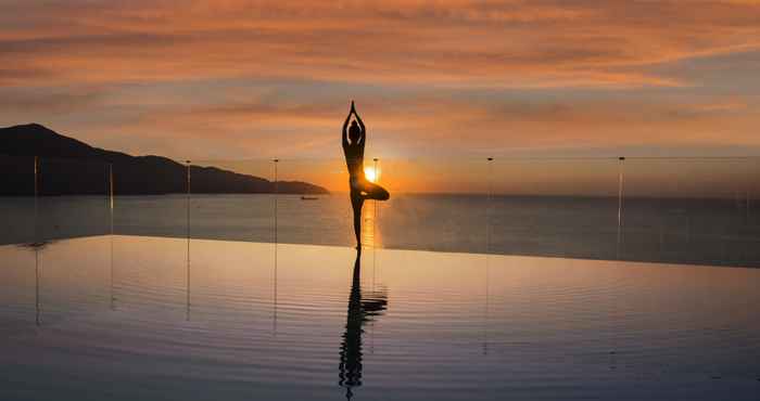 Kolam Renang Canvas Danang Beach Hotel