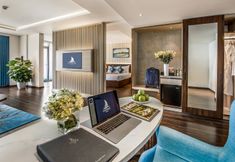 Common Space 6 Canvas Danang Beach Hotel