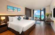 Bilik Tidur 2 Canvas Danang Beach Hotel