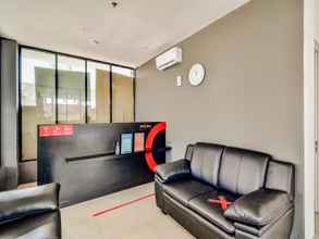 ล็อบบี้ 4  Capital O 92440 Urban Town Apartment Karawang