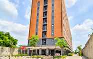 Exterior 3  Capital O 92440 Urban Town Apartment Karawang