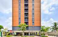 Bangunan 2  Capital O 92440 Urban Town Apartment Karawang