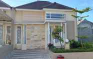 Exterior 2 Full House at Villa Family depan Jatimpark 3 Batu by SC