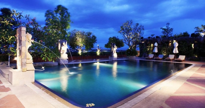 Swimming Pool Furama Chiang Mai - Buy Now Stay Later