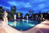 Swimming Pool Furama Chiang Mai - Buy Now Stay Later