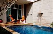 สระว่ายน้ำ 5 Two Villas Holiday Oxygen Style Bangtao Beach - Buy Now Stay Later