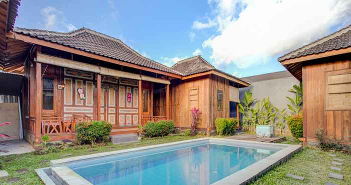 Swimming Pool OYO 3834 House Tien