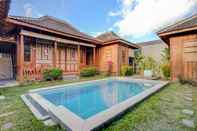 Swimming Pool OYO 3834 House Tien