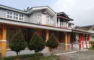 Exterior 2 OYO 3828 Villa Kota Bunga Blok Q