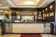 Lobby Hotel Grand Kartika 