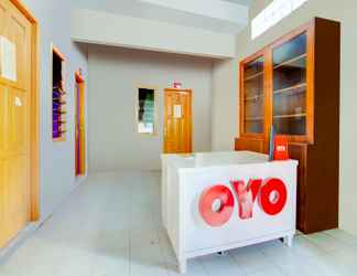 Lobby 2 OYO 3286 Ramania Residence Syariah