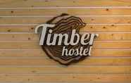 Lobi 4 Timber Hostel