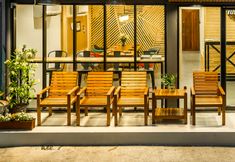 Exterior 4 Timber Hostel