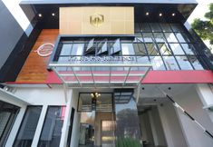 Exterior 2 Kar's Inn Tembalang