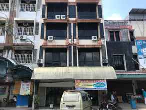 Bangunan 4 OYO 3875 Hotel Rolfelia