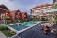 Swimming Pool Mailaku House