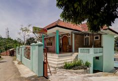 외관 3 OYO 3879 Villa Sari Intan 