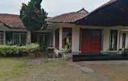 Exterior 5 OYO 3890 Wisma Sarongge Syariah