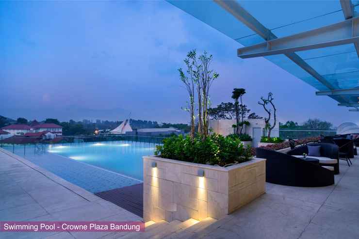 SWIMMING_POOL Crowne Plaza Bandung - Buy Now Stay Later