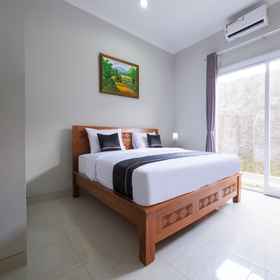 OYO 3906 Dalem Putu Sanjaya Syariah1 , 飯店Warung Bu Trimah